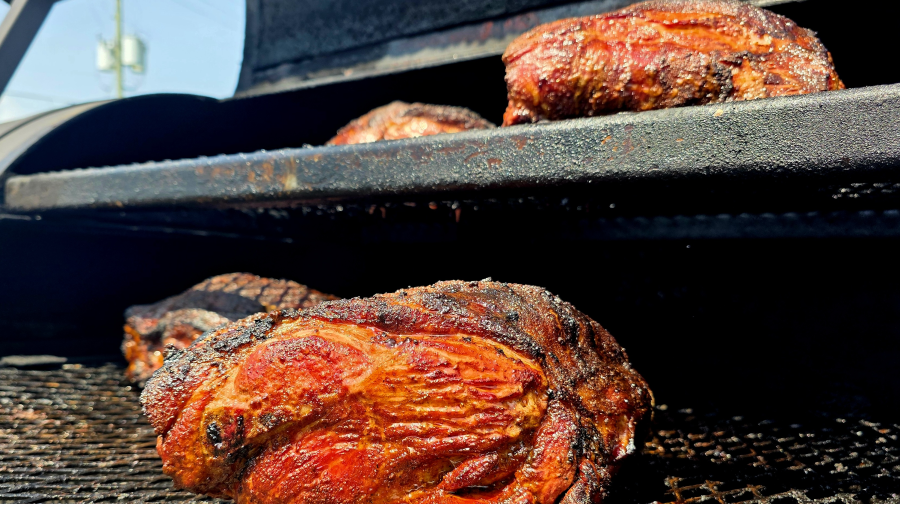 Épaule de porc fumé (porc éfiloché)