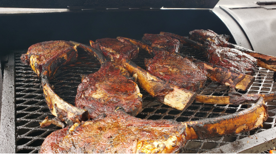 Traiteur barbecue à cuisson « low and slow » dans la région de Lanaudière, grande région de Montréal, Laval - Rive-Nord, Rive-Sud, Cérémonie, Évènement corporatif